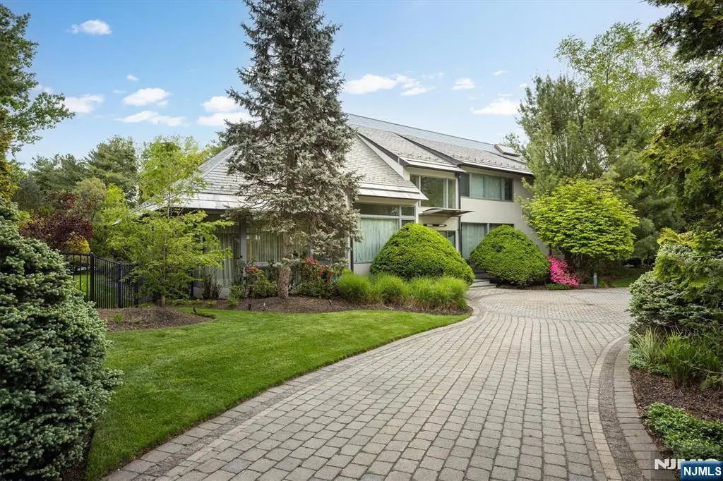 4 Hunter Ridge, Woodcliff Lake, NJ 07677 - #1