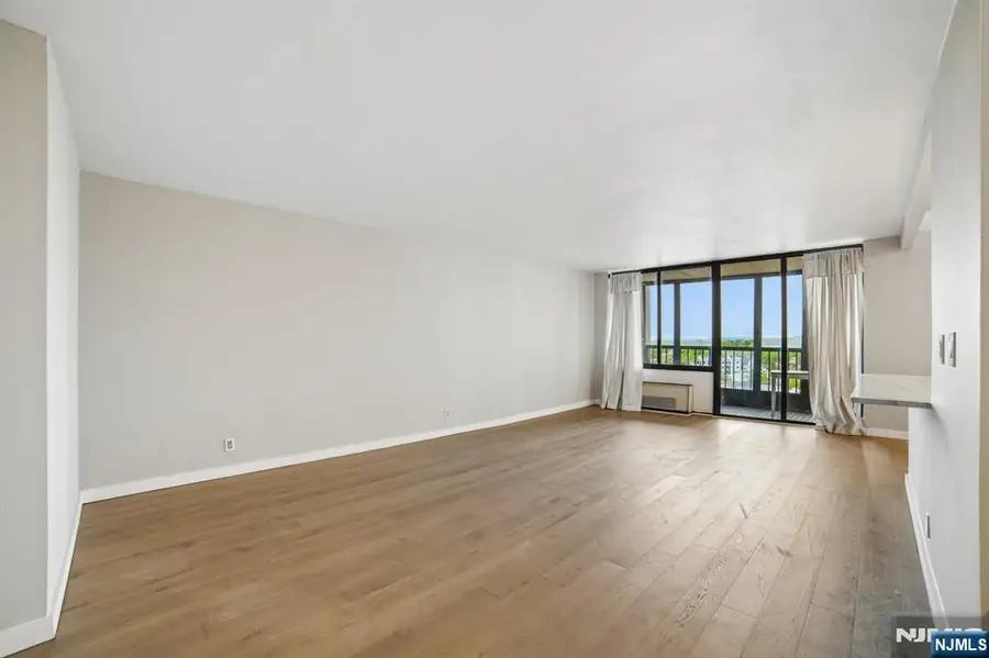 300 Winston Drive 923, Cliffside Park, NJ 07010 - #2