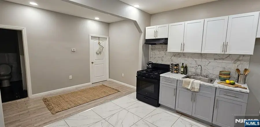 16-18 Boylan Street, Newark, NJ 07106 - #3