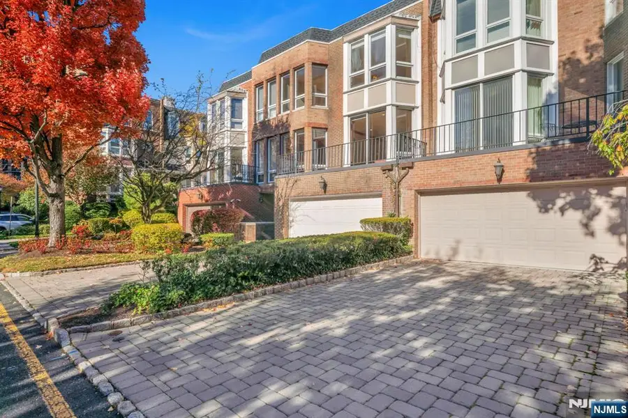 55 Victoria Place, Fort Lee, NJ 07024 - #2