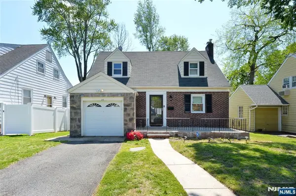 26 Bennett Road, Teaneck, NJ 07666