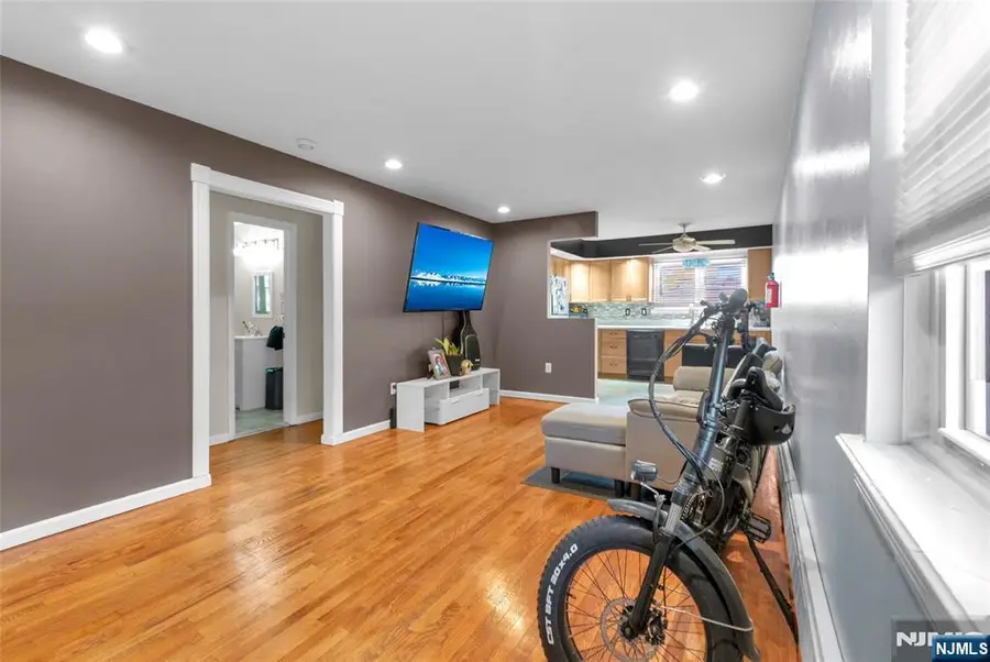 186 Terhune C #20, Lodi, NJ 07644 - #3