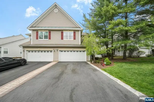 110 Warbler Drive, Wayne, NJ 07470