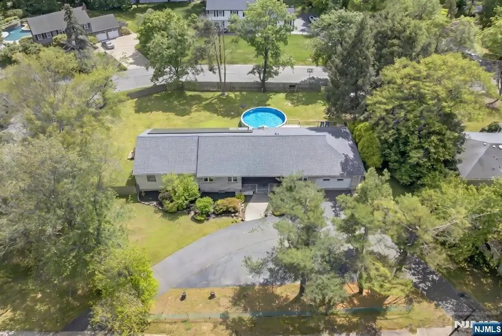 915 Glen Avenue, Township Of Washington, NJ 07676 - #1