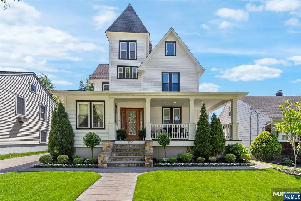 209 W Passaic Avenue, Rutherford, NJ 07070 - #1