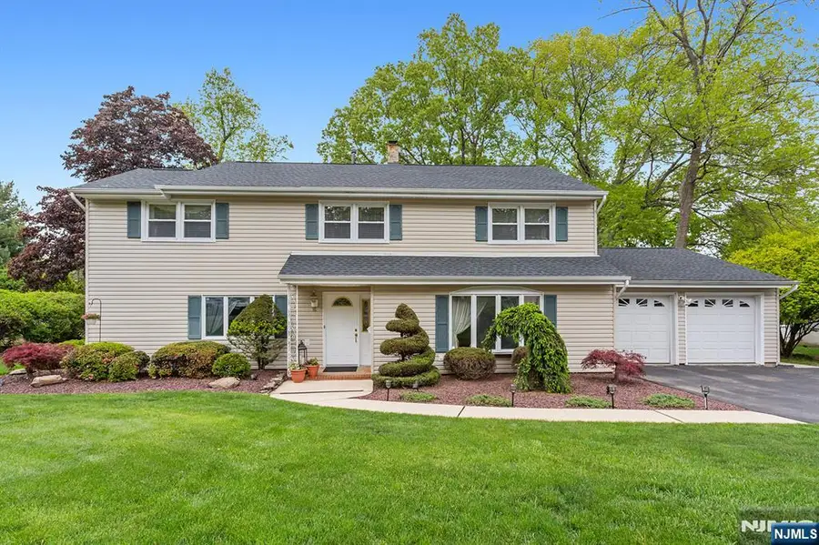 16 Barbara Way, Wayne, NJ 07470 - #3