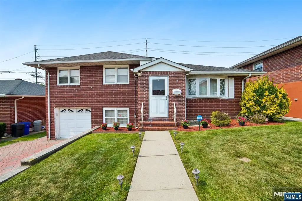 28 Pikeview Terrace, Secaucus, NJ 07094 - #1