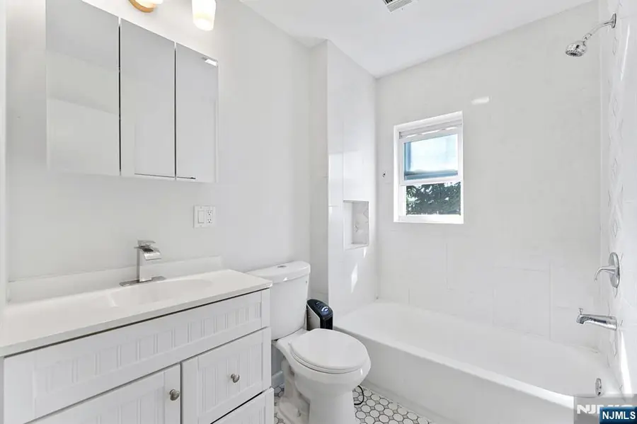 37 Emmet, Newark, NJ 07114 - #3