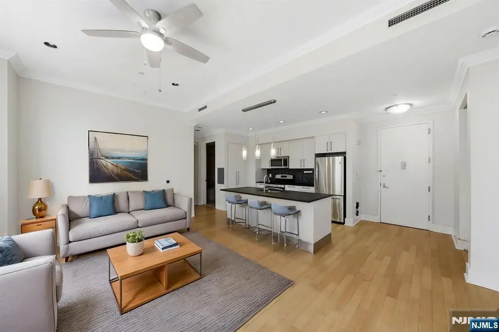 4 Beacon Way 1404, Jersey City, NJ 07304 - #1