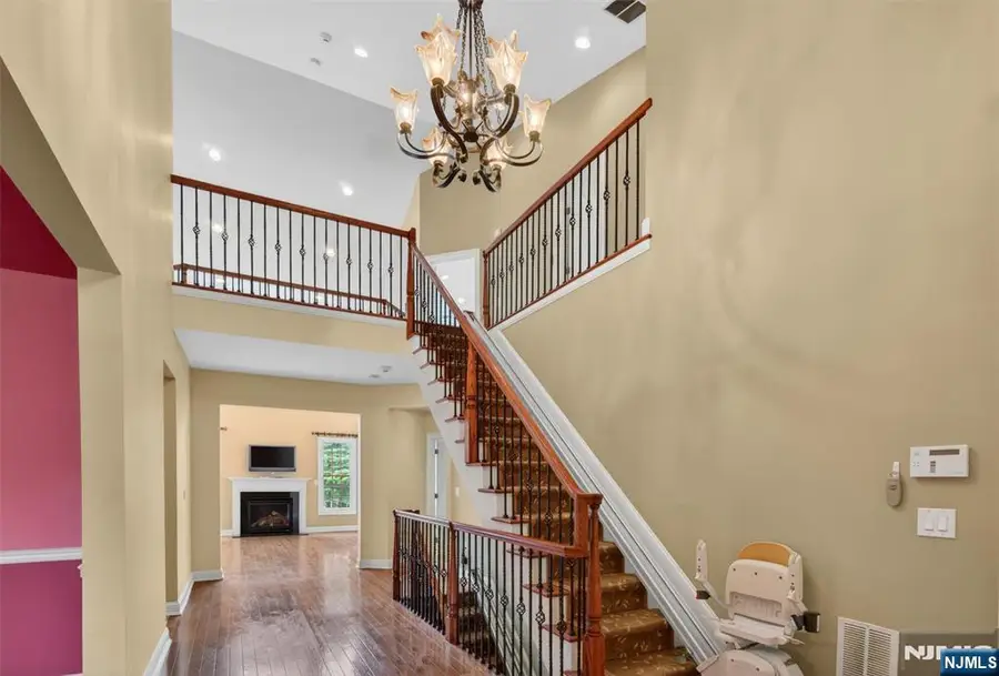 33 Windsor Lane, Ramsey, NJ 07446 - #3