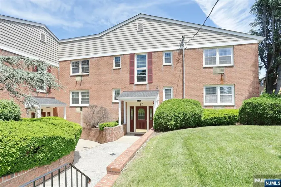 605 Grove Street 2 C, Clifton, NJ 07013 - #3