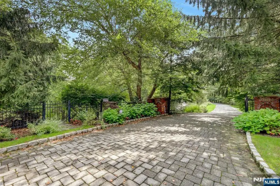 1055 High Mountain Road, Franklin Lakes, NJ 07417 - #3