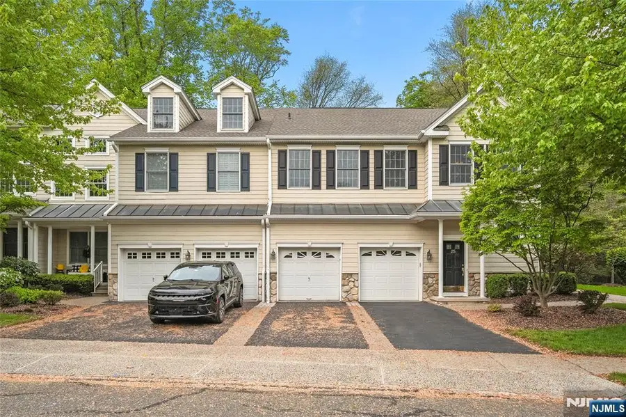 25 Woods Edge, Old Tappan, NJ 07675 - #2