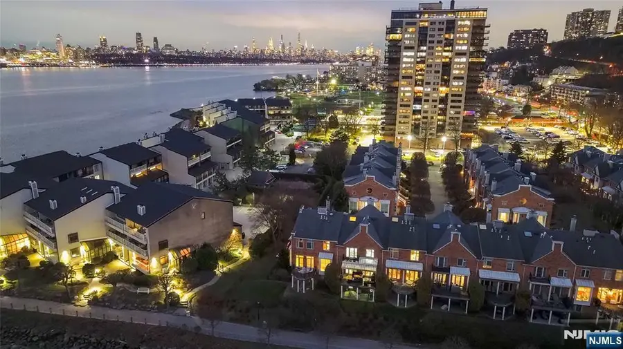 119 Hudson Cove, Edgewater, NJ 07020 - #2