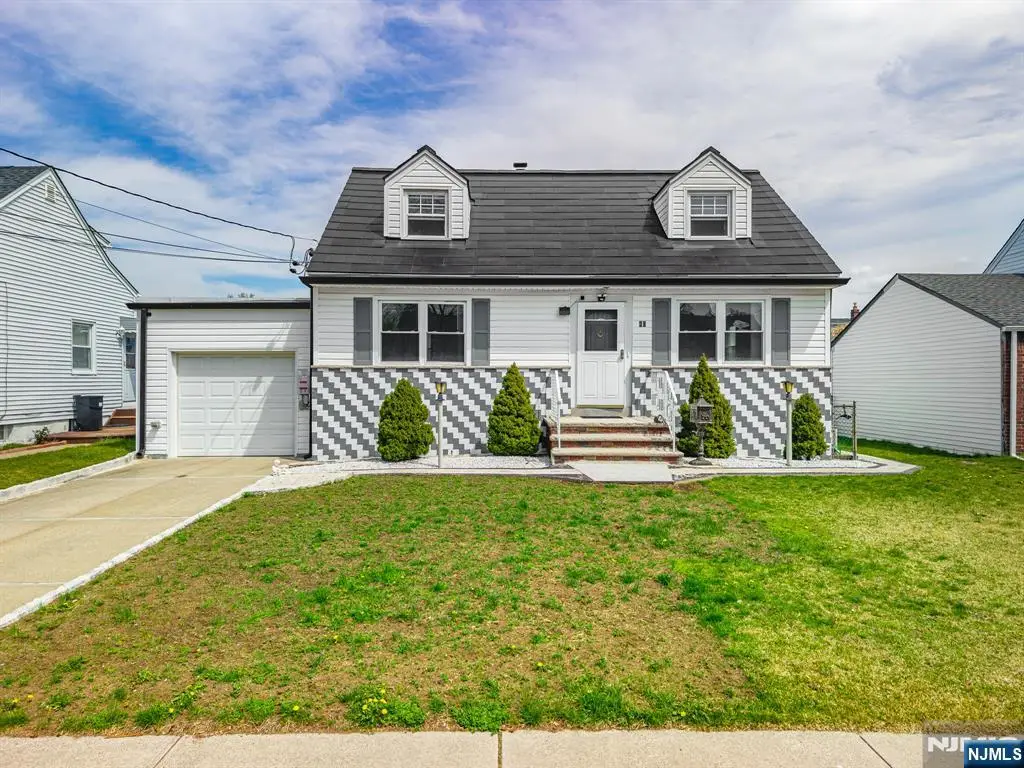 40 South Drive, Rochelle Park, NJ 07662 - #1