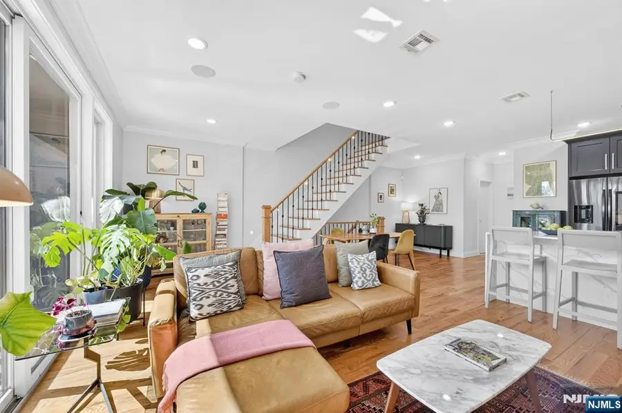 865 Summit Avenue 2, Jersey City, NJ 07307 - #3