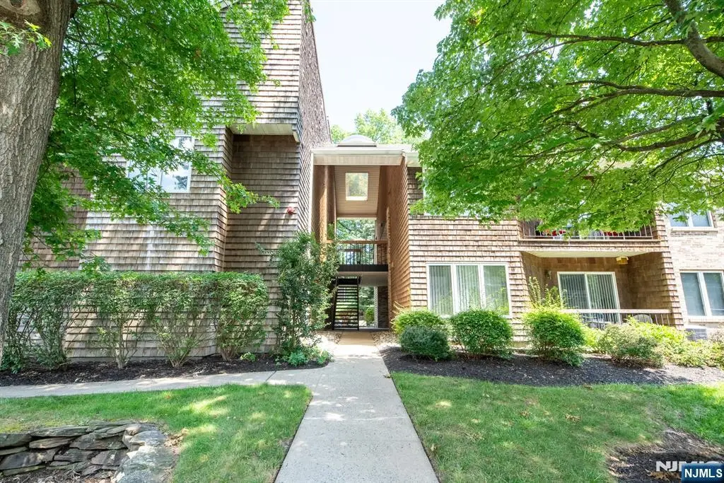 7 Tulip Crescent 2D, Little Falls, NJ 07424 - #1