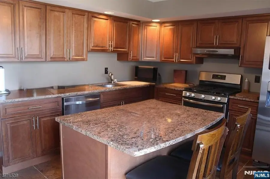 8 Leary Avenue G, Bloomingdale, NJ 07403 - #3