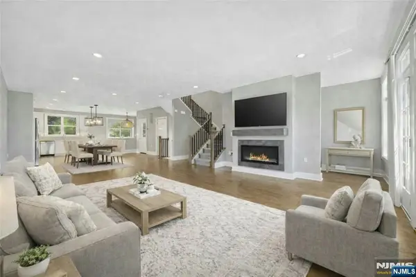 33 Cranberry Lane 17, Montvale, NJ 07645