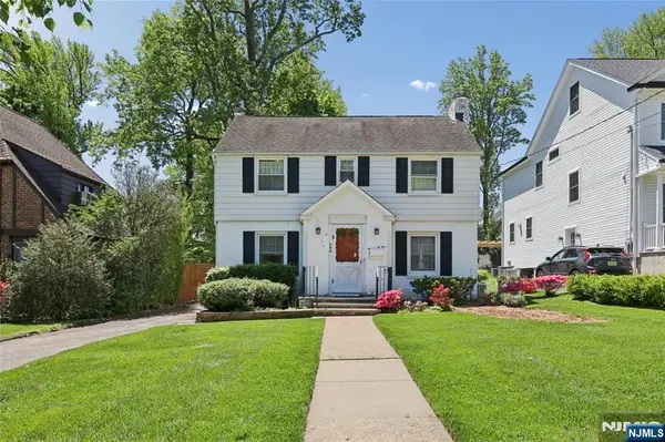 290 Winthrop Road, Teaneck, NJ 07666