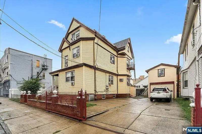 144-146 Pearsall, Jersey City, NJ 07305 - #1