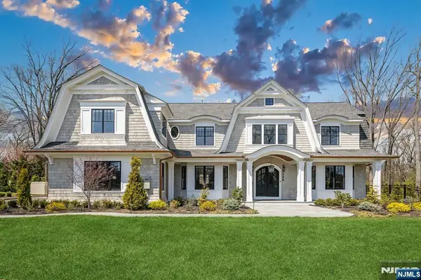 396 Knollwood Road, Ridgewood, NJ 07450