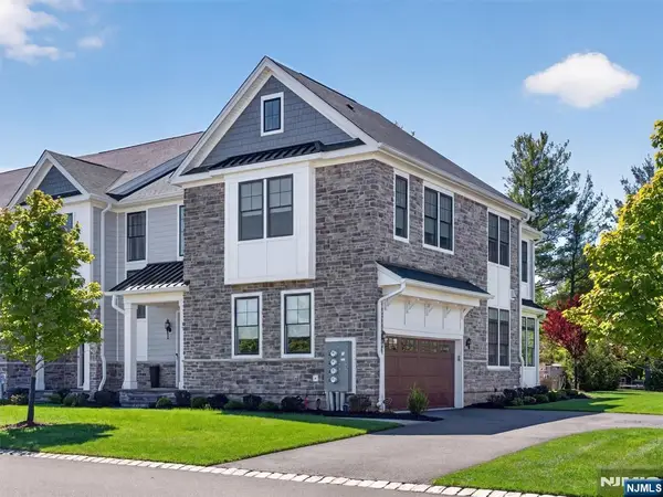 19 Woodmont Circle, River Vale, NJ 07675