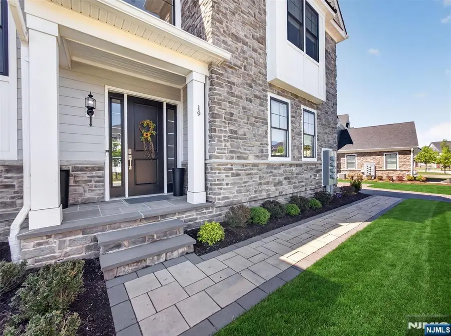 19 Woodmont Circle, River Vale, NJ 07675 - #2