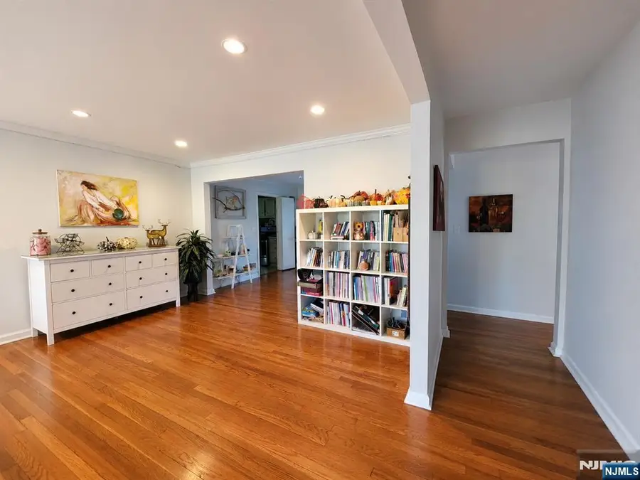 20 Elmwood Terrace, Cresskill, NJ 07626 - #2