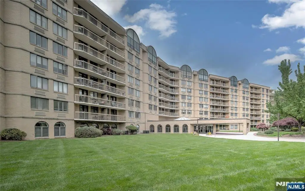 10 Smith Manor Boulevard 211, West Orange, NJ 07052 - #1