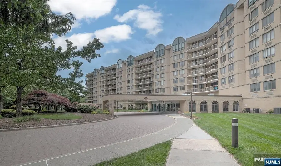 10 Smith Manor Boulevard 211, West Orange, NJ 07052 - #2