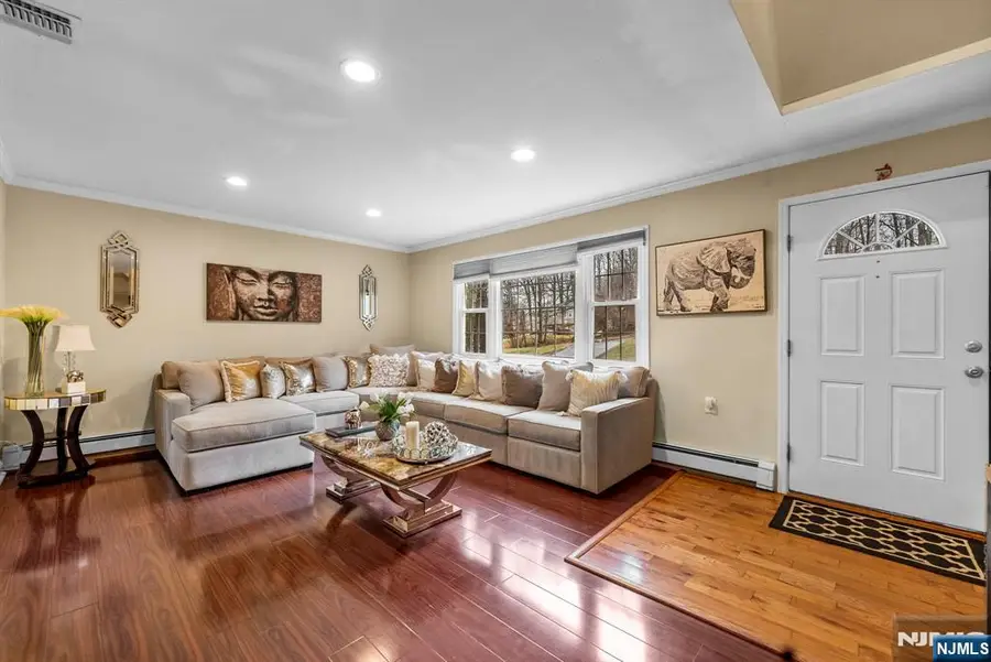 6 Hillsdale Terrace, Sussex, NJ 07461 - #2