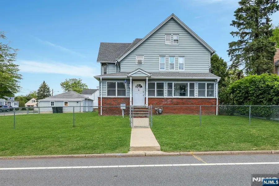 160 Clinton Avenue, Hillsdale, NJ 07642 - #2