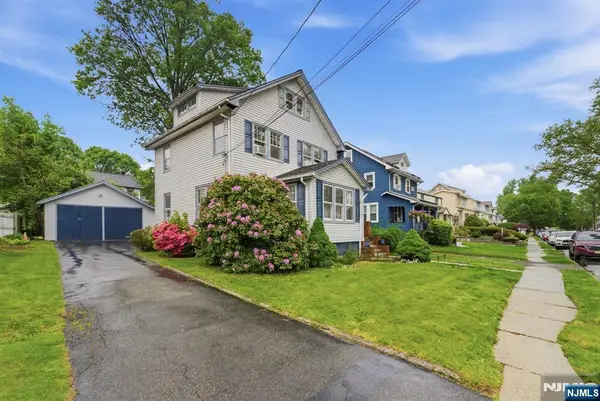 1142 Stasia Street, Teaneck, NJ 07666