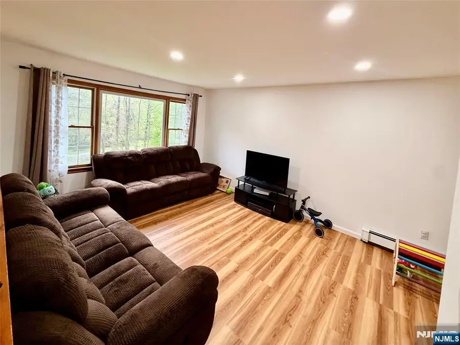 154 Cork Hill, Franklin, NJ 07416 - #3