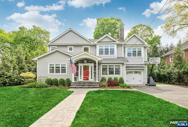 159 Hampton Place, Ridgewood, NJ 07450