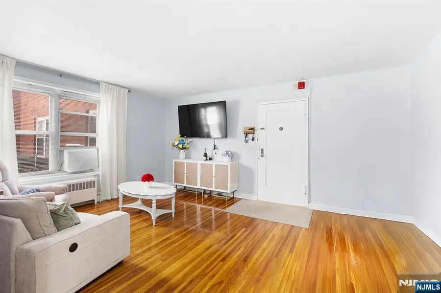 2350 Linwood Avenue 1E, Fort Lee, NJ 07024 - #2