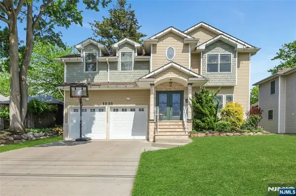 12-65 Burbank Street, Fair Lawn, NJ 07410