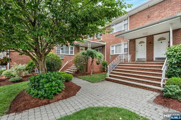 201 Oakdene Place D1, Cliffside Park, NJ 07010