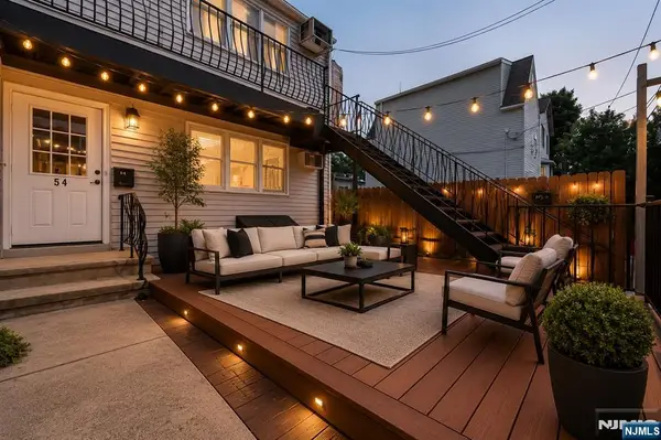 54 Chestnut Street, Weehawken, NJ 07086