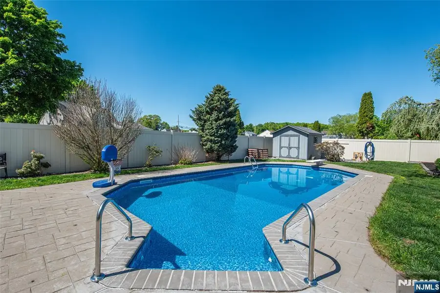 47 Burnside Place, Haskell, NJ 07420 - #3