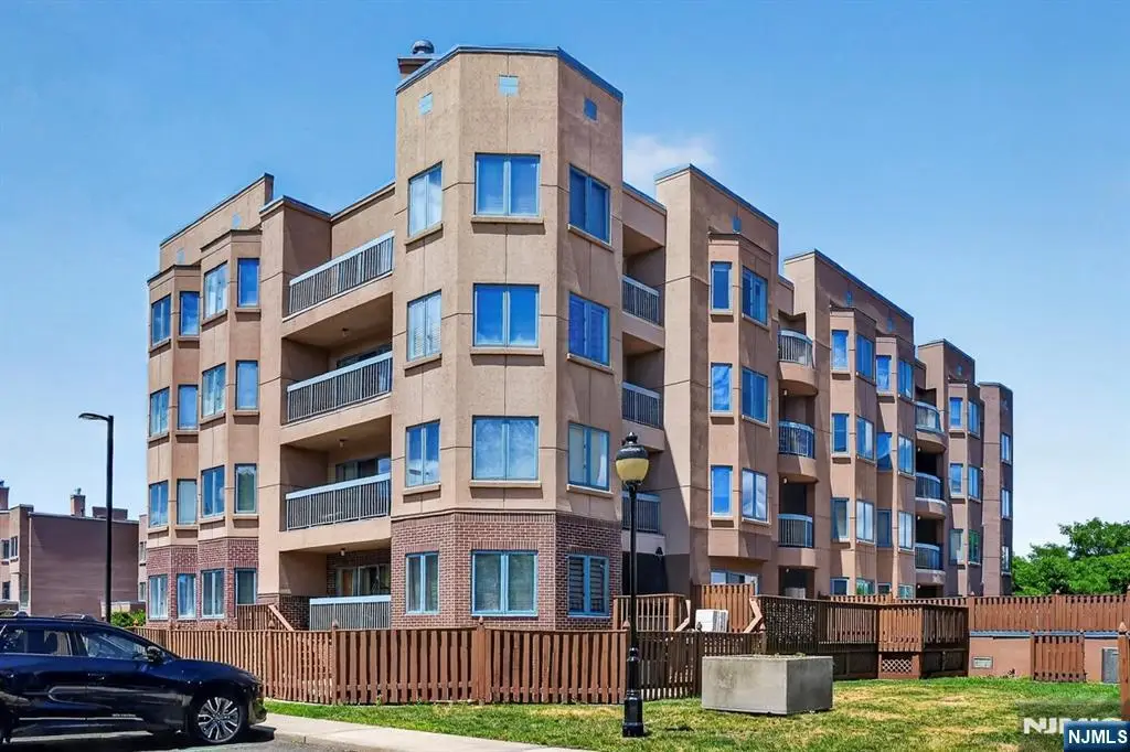 502 Livingston Court N502, Edgewater, NJ 07020 - #1