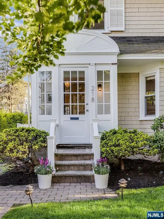 218 Inwood Avenue, Montclair, NJ 07043