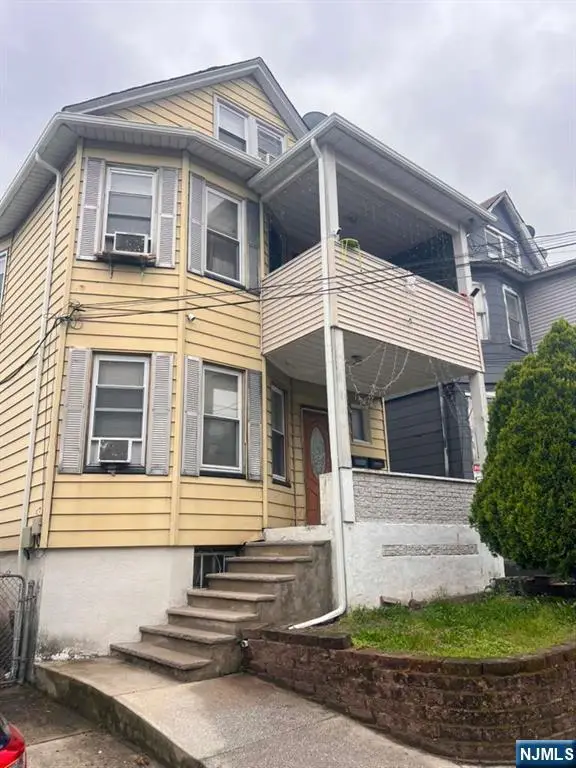 88 Genessee Avenue, Paterson, NJ 07503