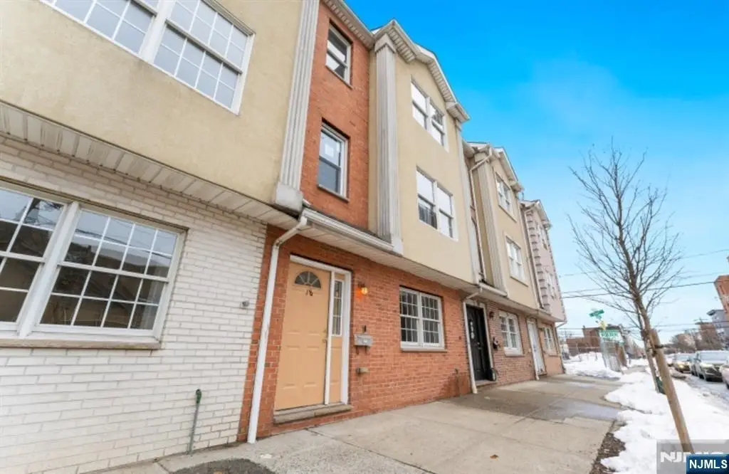 18 Kinney Street, Newark, NJ 07102 - #1