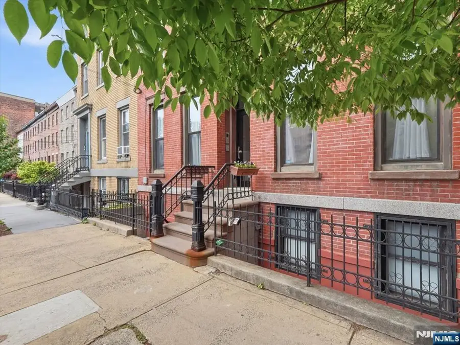 264 3rd Street 2R, Jersey City, NJ 07302 - #2