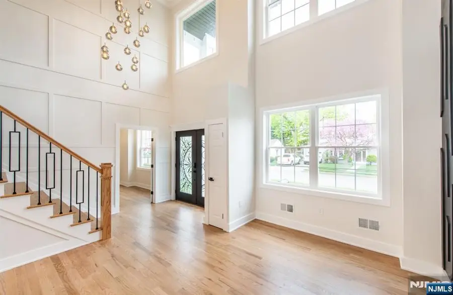 28 Tamboer Avenue, Clifton, NJ 07013 - #3