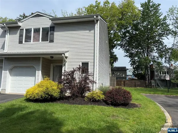 35 Meadowview Terrace 35, Fair Lawn, NJ 07410
