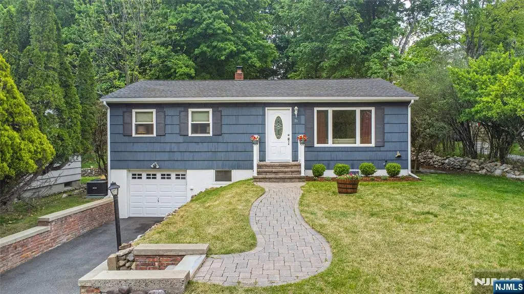 86 Minnehaha Boulevard, Oakland, NJ 07436 - #1