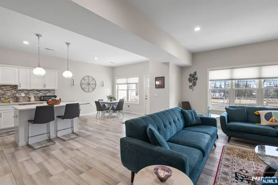 165 Lakeside Road 8, Hewitt, NJ 07421 - #2